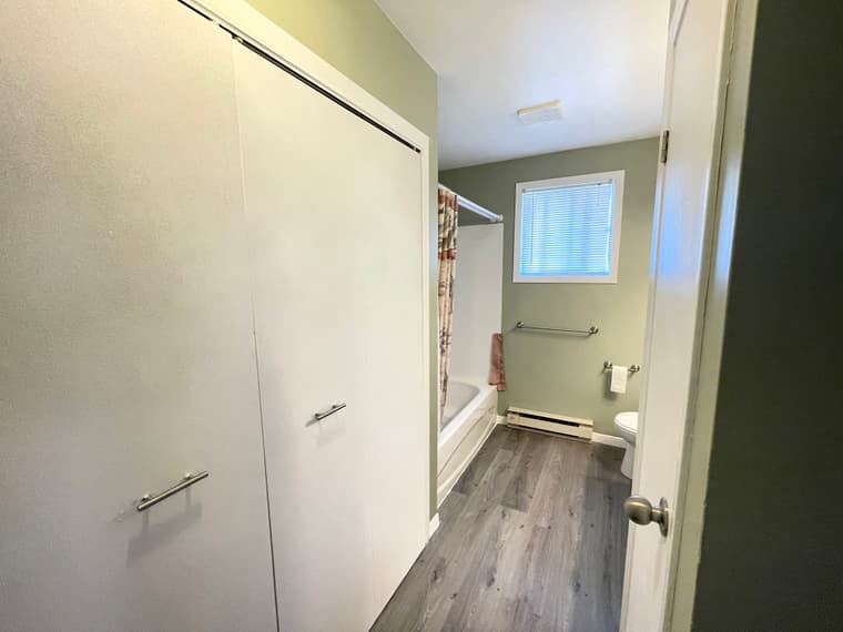 408 St George St — Upper unit