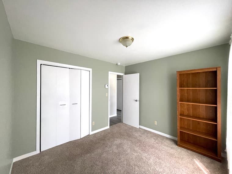 408 St George St — Upper unit