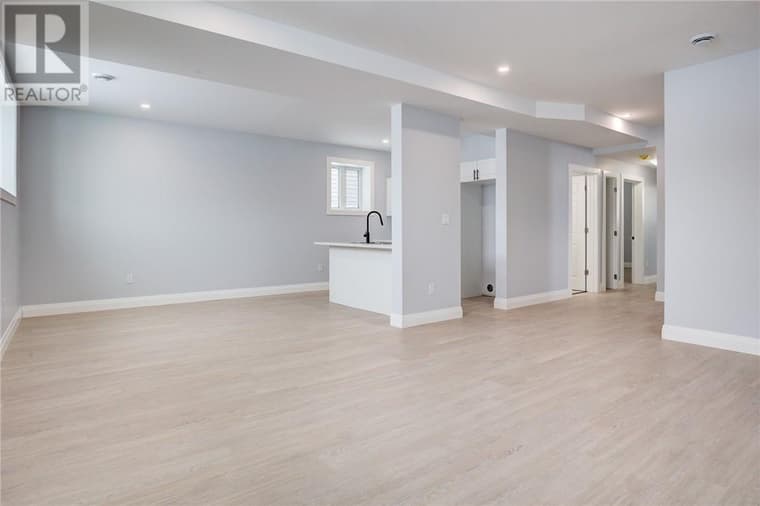 221 Racicot Drive — Lower unit