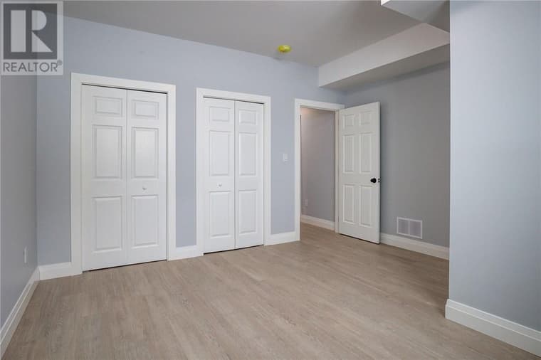 221 Racicot Drive — Lower unit