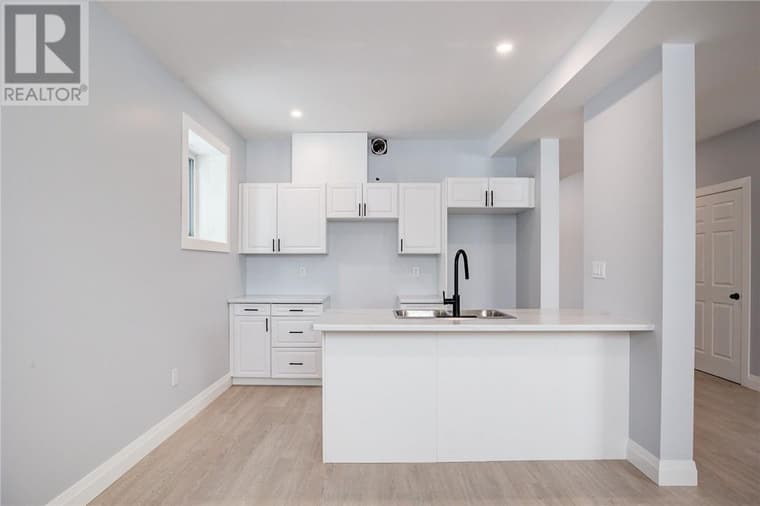 221 Racicot Drive — Lower unit