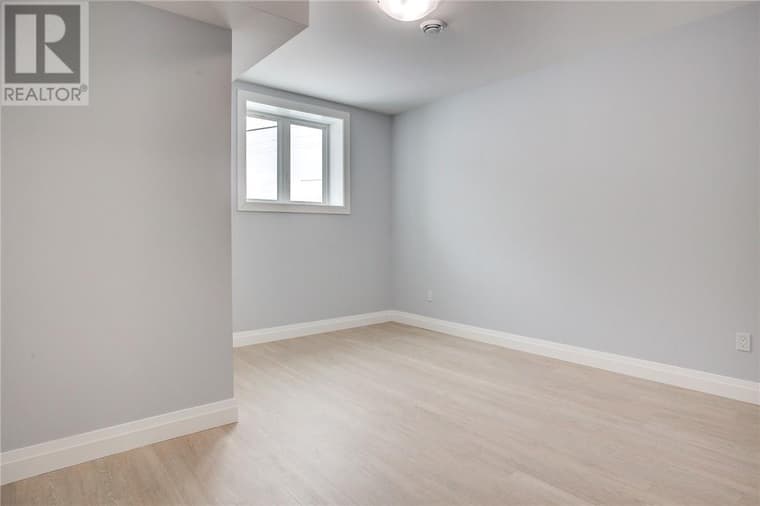 221 Racicot Drive — Lower unit