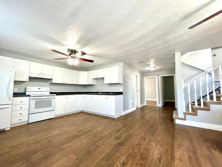 408 St George St — Lower unit