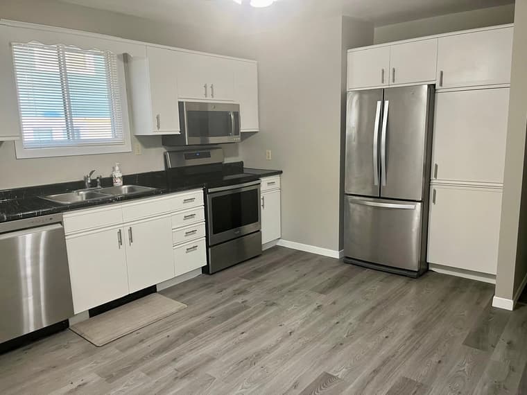 408 St George St — Upper unit